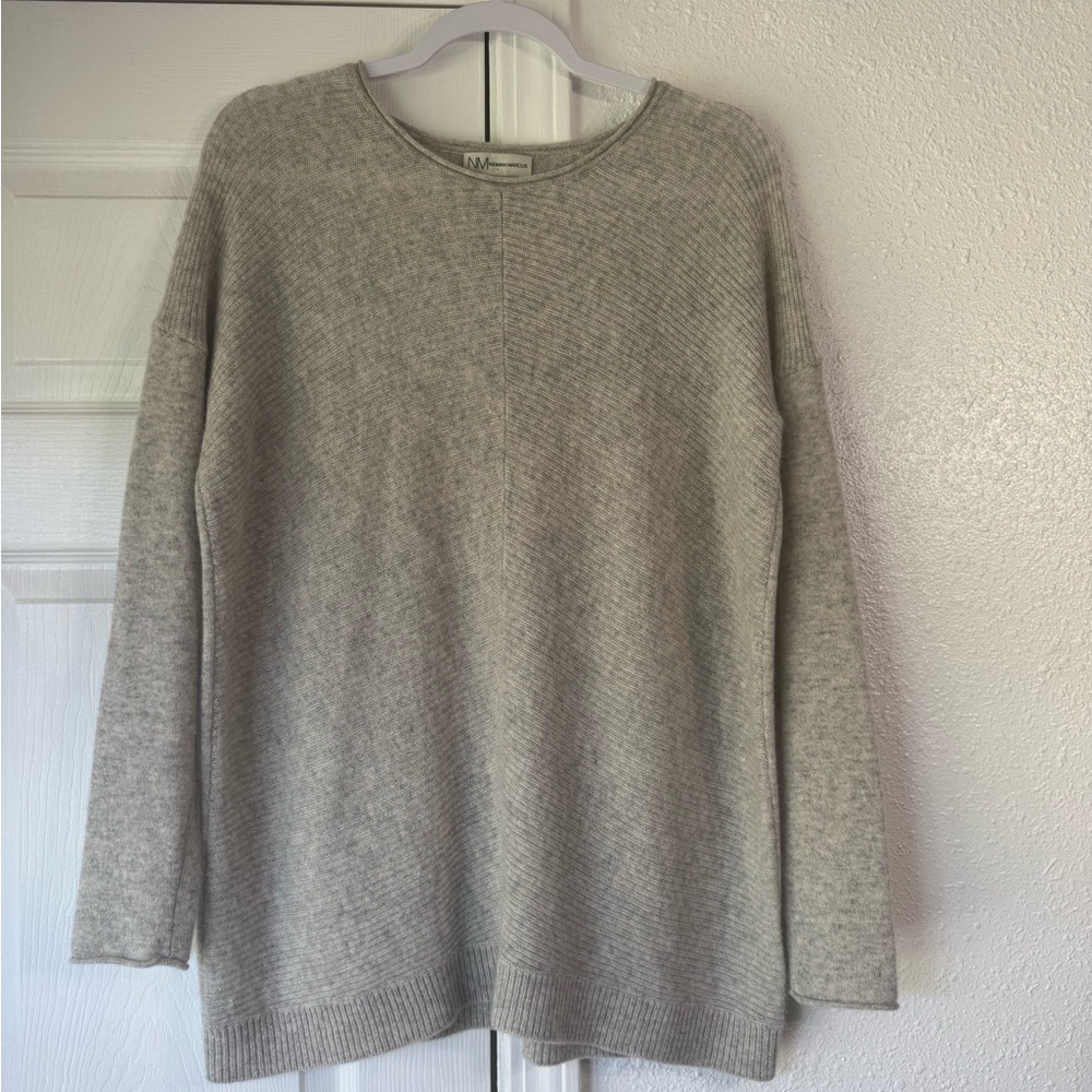 Neiman Marcus Cashmere Women's Gray Sweater